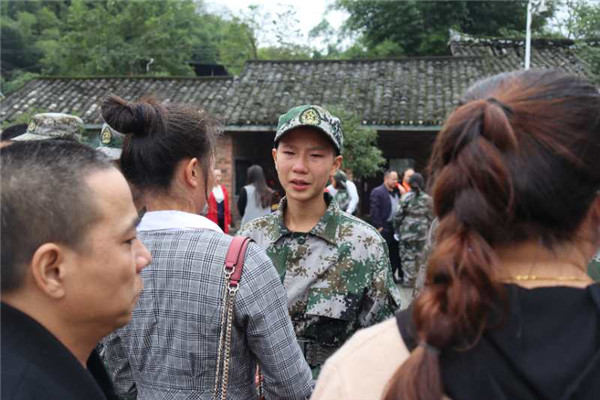青少年叛逆：如何明智地表達自我？ 